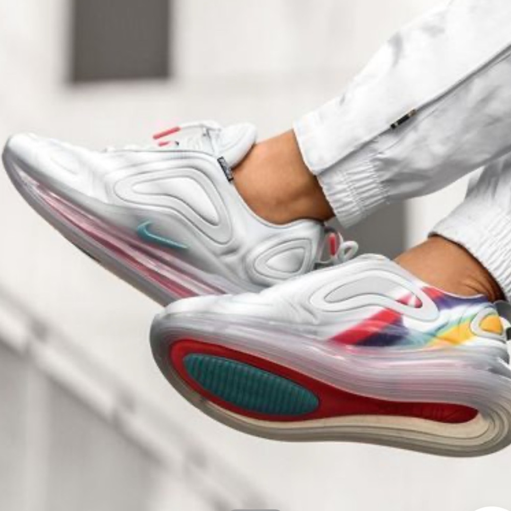 NIKE Air Max 720 ‘Grey Wolf / Red Orbit’